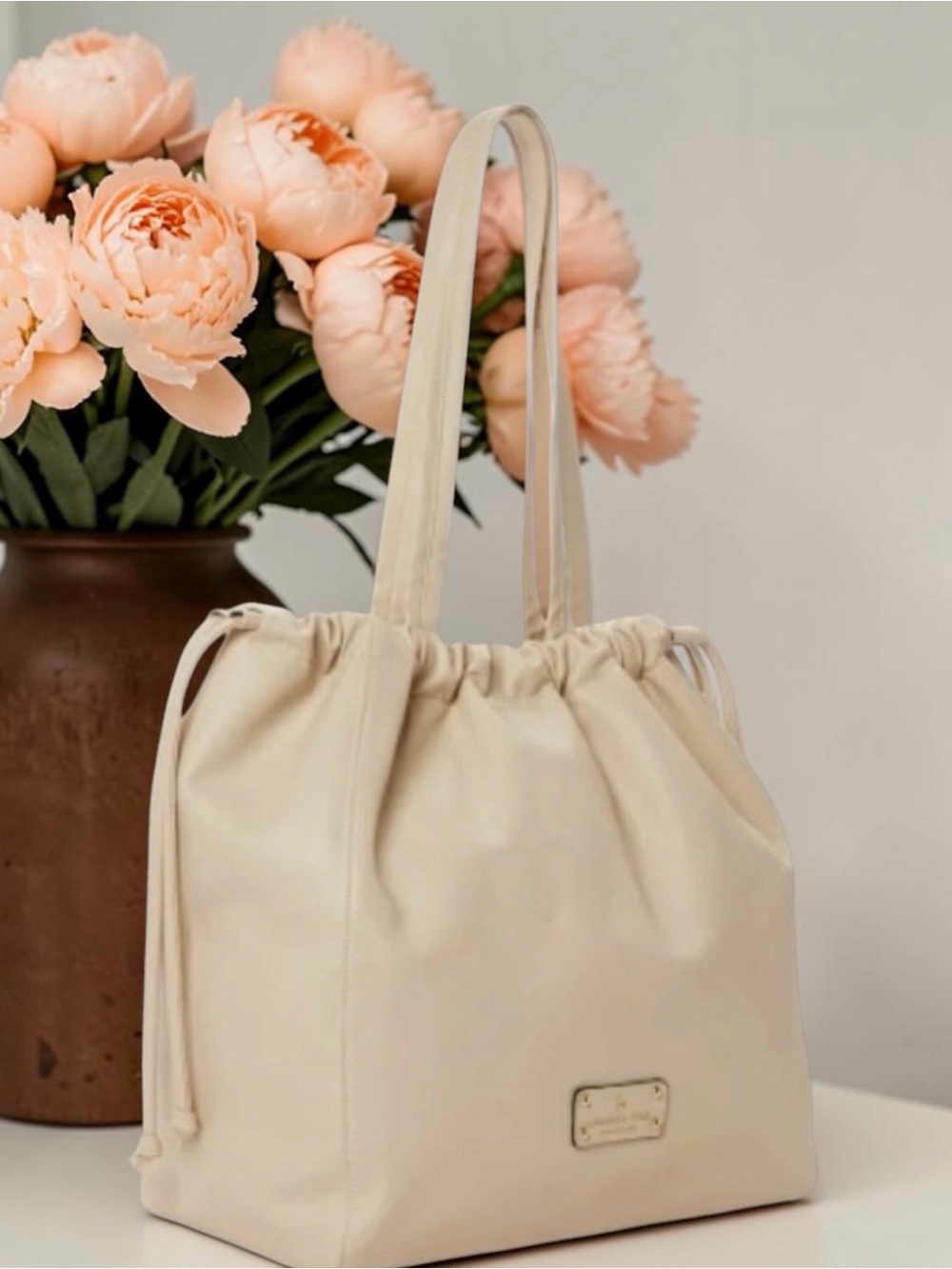LONDON FOG Adjustable Irina Bucket Bag‎ or TOTE in Vanilla. New. MSRP $108.